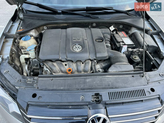 Сірий Фольксваген Пассат, об'ємом двигуна 2.5 л та пробігом 150 тис. км за 11700 $, фото 11 на Automoto.ua