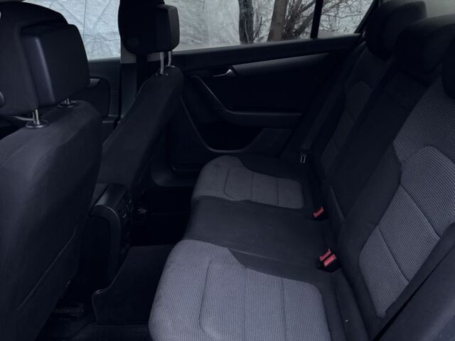 Серый Фольксваген Пассат, объемом двигателя 1.8 л и пробегом 308 тыс. км за 8800 $, фото 7 на Automoto.ua