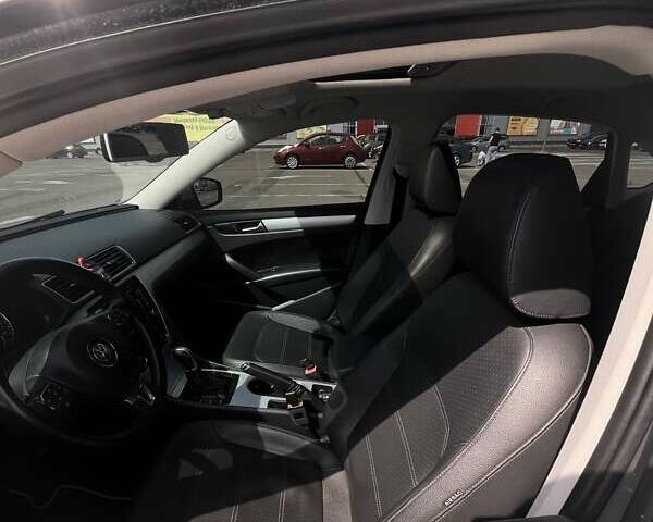 Серый Фольксваген Пассат, объемом двигателя 2.5 л и пробегом 186 тыс. км за 11200 $, фото 24 на Automoto.ua