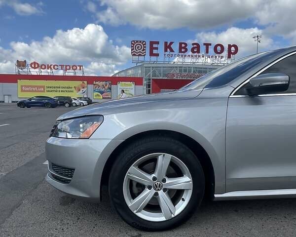 Серый Фольксваген Пассат, объемом двигателя 2.5 л и пробегом 186 тыс. км за 11200 $, фото 12 на Automoto.ua
