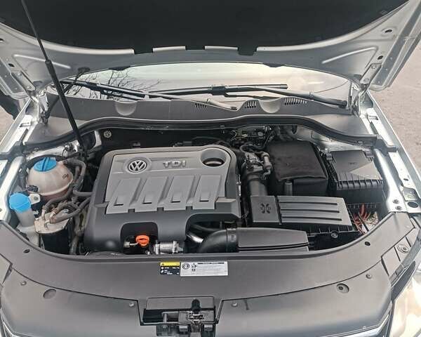 Сірий Фольксваген Пассат, об'ємом двигуна 1.97 л та пробігом 250 тис. км за 11000 $, фото 6 на Automoto.ua