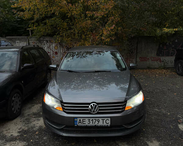 Сірий Фольксваген Пассат, об'ємом двигуна 2.5 л та пробігом 298 тис. км за 8500 $, фото 5 на Automoto.ua