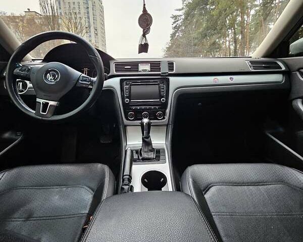 Серый Фольксваген Пассат, объемом двигателя 2.5 л и пробегом 192 тыс. км за 8700 $, фото 6 на Automoto.ua