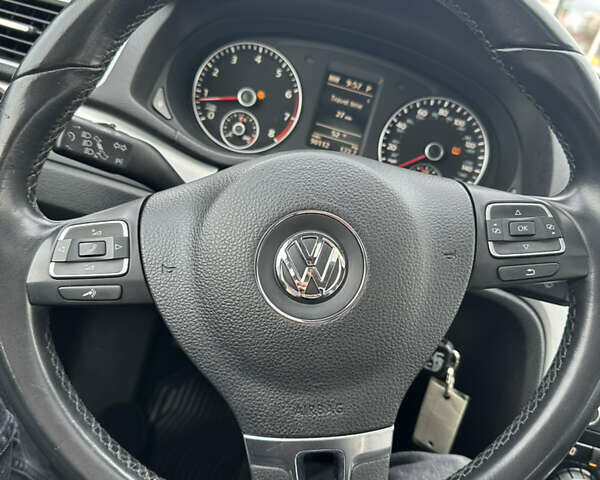 Сірий Фольксваген Пассат, об'ємом двигуна 2.5 л та пробігом 90 тис. км за 10000 $, фото 16 на Automoto.ua