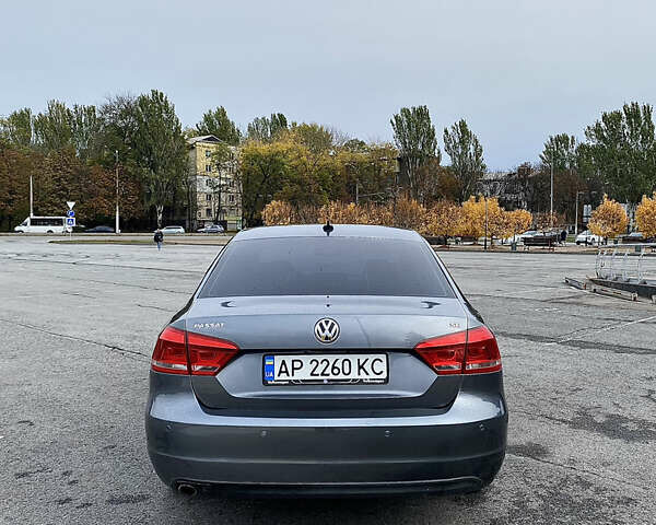 Фольксваген Пассат 2012 в Запорожье на Automoto.ua Серый Фольксваген Пассат, объемом двигателя 2.48 л и пробегом 228 тыс. км за 9900 $, фото 5 на Automoto.ua