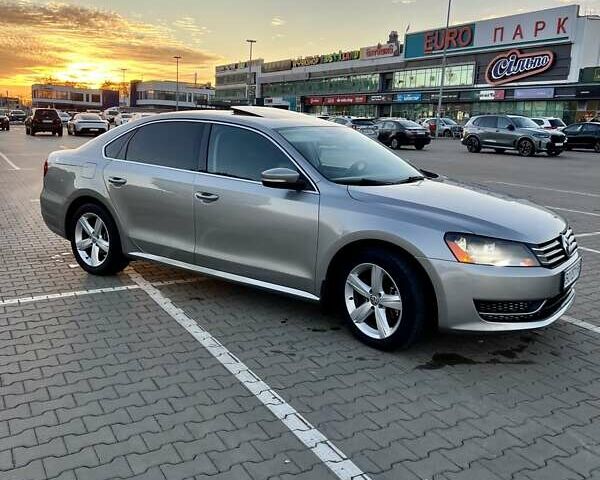 Серый Фольксваген Пассат, объемом двигателя 2.48 л и пробегом 215 тыс. км за 9950 $, фото 4 на Automoto.ua