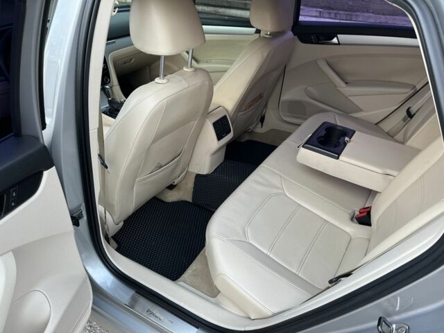 Серый Фольксваген Пассат, объемом двигателя 2.5 л и пробегом 150 тыс. км за 11700 $, фото 4 на Automoto.ua