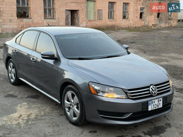 Серый Фольксваген Пассат, объемом двигателя 2.5 л и пробегом 225 тыс. км за 11000 $, фото 44 на Automoto.ua