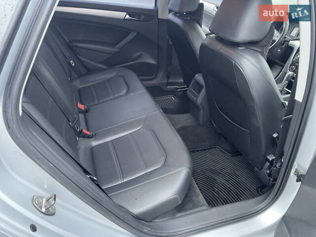 Серый Фольксваген Пассат, объемом двигателя 2.48 л и пробегом 230 тыс. км за 8900 $, фото 11 на Automoto.ua