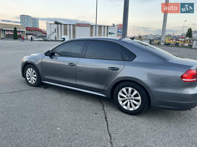 Серый Фольксваген Пассат, объемом двигателя 2.48 л и пробегом 243 тыс. км за 6700 $, фото 6 на Automoto.ua