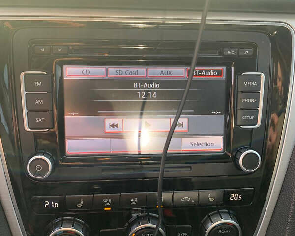 Серый Фольксваген Пассат, объемом двигателя 2.5 л и пробегом 228 тыс. км за 11099 $, фото 3 на Automoto.ua