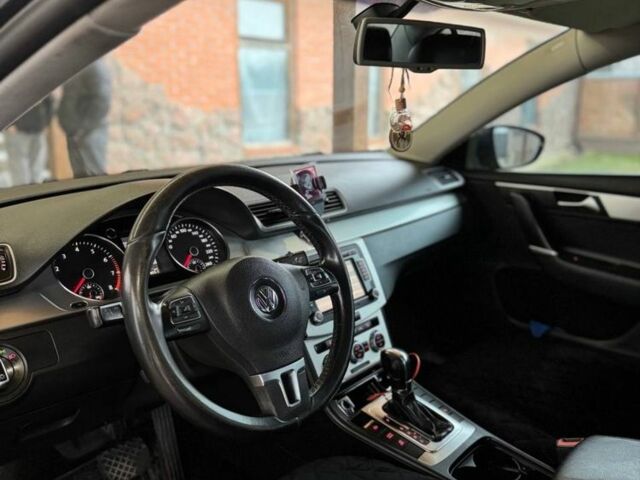 Серый Фольксваген Пассат, объемом двигателя 1.8 л и пробегом 220 тыс. км за 9500 $, фото 4 на Automoto.ua