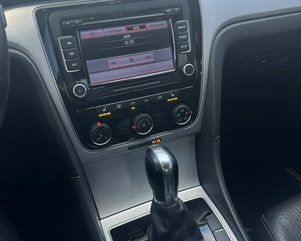 Серый Фольксваген Пассат, объемом двигателя 2.5 л и пробегом 174 тыс. км за 9999 $, фото 8 на Automoto.ua