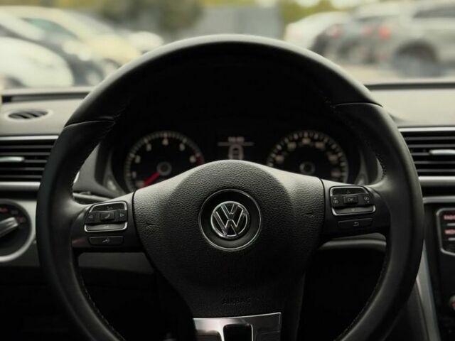 Серый Фольксваген Пассат, объемом двигателя 2.5 л и пробегом 245 тыс. км за 10600 $, фото 11 на Automoto.ua