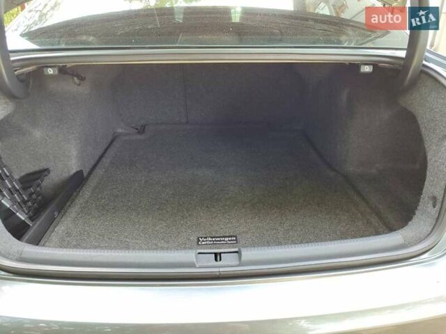 Серый Фольксваген Пассат, объемом двигателя 2.48 л и пробегом 171 тыс. км за 11950 $, фото 10 на Automoto.ua