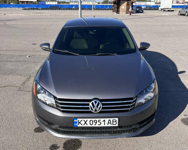 Серый Фольксваген Пассат, объемом двигателя 2.5 л и пробегом 174 тыс. км за 10900 $, фото 8 на Automoto.ua