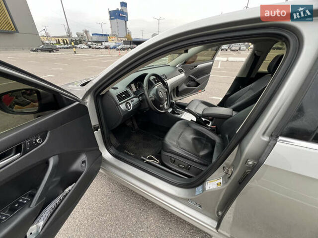 Сірий Фольксваген Пассат, об'ємом двигуна 2.48 л та пробігом 290 тис. км за 9300 $, фото 21 на Automoto.ua