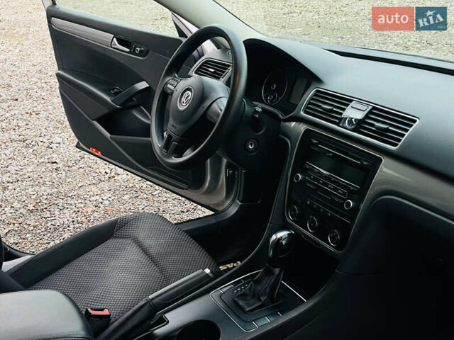 Серый Фольксваген Пассат, объемом двигателя 2.5 л и пробегом 254 тыс. км за 8700 $, фото 19 на Automoto.ua