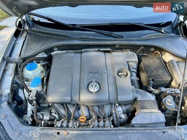 Серый Фольксваген Пассат, объемом двигателя 2.48 л и пробегом 220 тыс. км за 9800 $, фото 16 на Automoto.ua