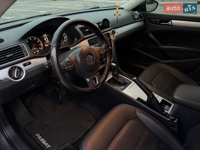 Серый Фольксваген Пассат, объемом двигателя 2.5 л и пробегом 280 тыс. км за 10300 $, фото 22 на Automoto.ua
