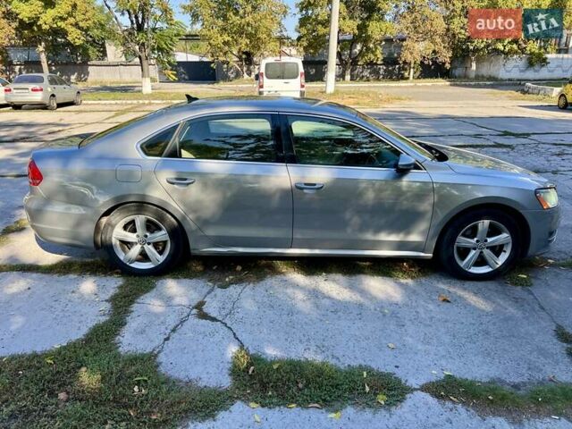 Серый Фольксваген Пассат, объемом двигателя 2.48 л и пробегом 220 тыс. км за 9800 $, фото 3 на Automoto.ua