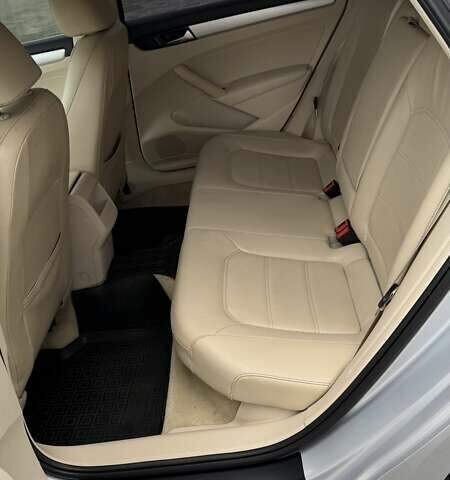 Серый Фольксваген Пассат, объемом двигателя 2.48 л и пробегом 217 тыс. км за 10499 $, фото 21 на Automoto.ua