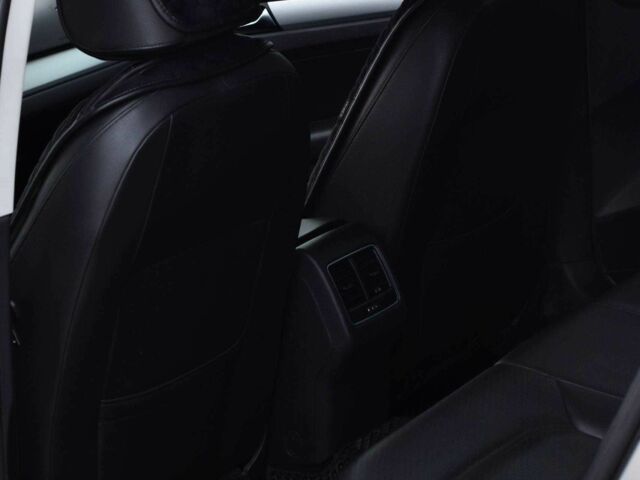 Сірий Фольксваген Пассат, об'ємом двигуна 2.5 л та пробігом 241 тис. км за 8790 $, фото 15 на Automoto.ua