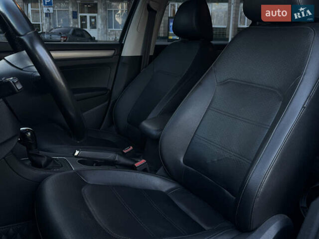 Серый Фольксваген Пассат, объемом двигателя 2.48 л и пробегом 232 тыс. км за 10199 $, фото 9 на Automoto.ua