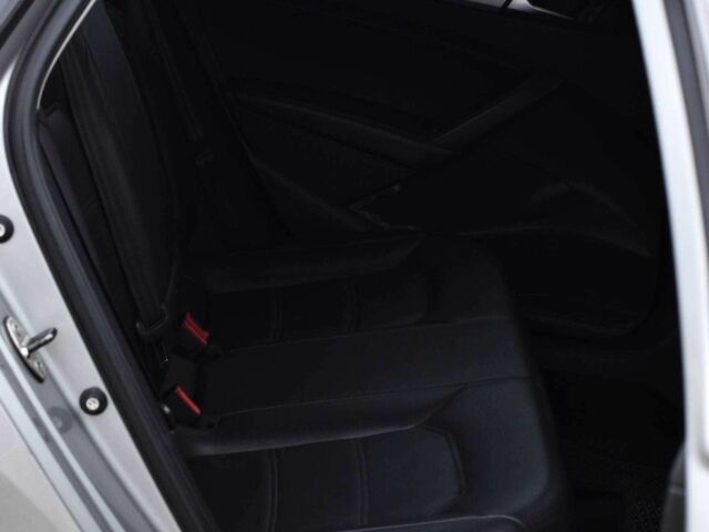 Сірий Фольксваген Пассат, об'ємом двигуна 2.5 л та пробігом 241 тис. км за 8790 $, фото 16 на Automoto.ua