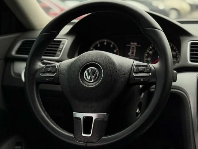 Сірий Фольксваген Пассат, об'ємом двигуна 2.5 л та пробігом 245 тис. км за 10600 $, фото 10 на Automoto.ua