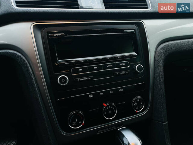 Серый Фольксваген Пассат, объемом двигателя 2.5 л и пробегом 254 тыс. км за 8700 $, фото 24 на Automoto.ua