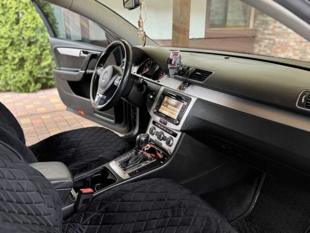 Серый Фольксваген Пассат, объемом двигателя 1.8 л и пробегом 220 тыс. км за 9500 $, фото 6 на Automoto.ua