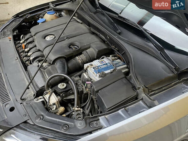 Серый Фольксваген Пассат, объемом двигателя 2.5 л и пробегом 290 тыс. км за 8700 $, фото 6 на Automoto.ua