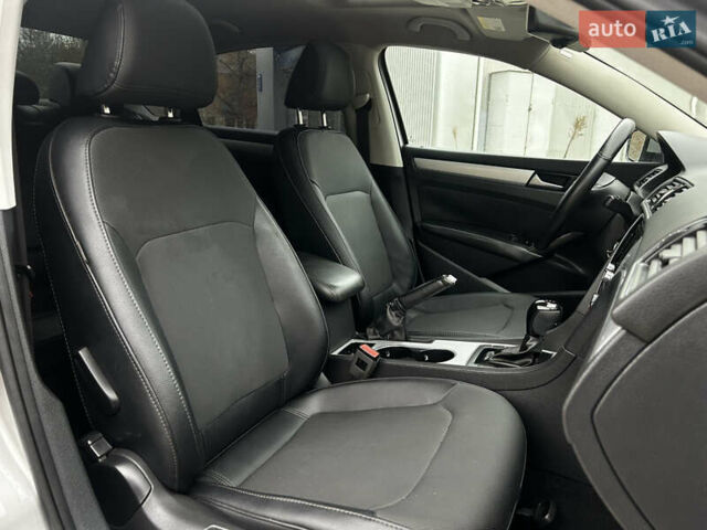 Серый Фольксваген Пассат, объемом двигателя 2.48 л и пробегом 254 тыс. км за 9800 $, фото 13 на Automoto.ua