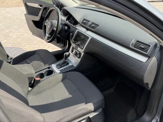 Серый Фольксваген Пассат, объемом двигателя 2 л и пробегом 317 тыс. км за 10500 $, фото 11 на Automoto.ua