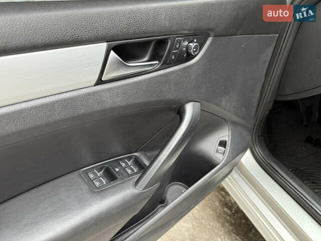 Серый Фольксваген Пассат, объемом двигателя 2.5 л и пробегом 204 тыс. км за 8900 $, фото 24 на Automoto.ua