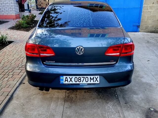 Серый Фольксваген Пассат, объемом двигателя 1.8 л и пробегом 176 тыс. км за 8700 $, фото 7 на Automoto.ua