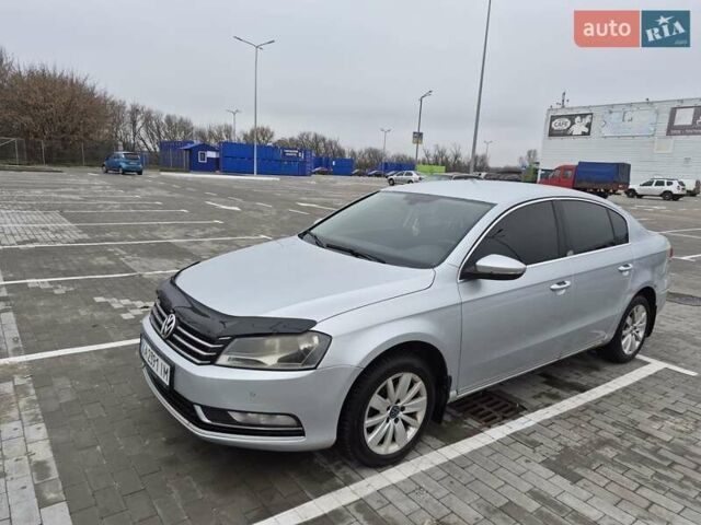 Серый Фольксваген Пассат, объемом двигателя 1.8 л и пробегом 193 тыс. км за 7600 $, фото 1 на Automoto.ua