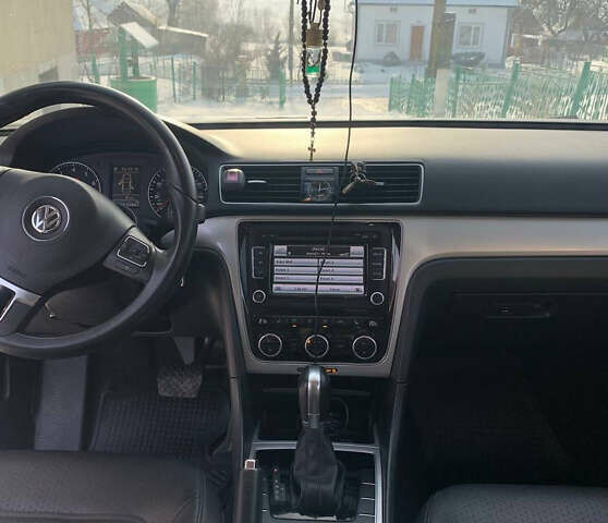 Серый Фольксваген Пассат, объемом двигателя 2.5 л и пробегом 228 тыс. км за 11099 $, фото 2 на Automoto.ua