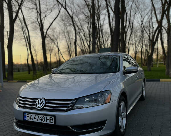 Серый Фольксваген Пассат, объемом двигателя 2.48 л и пробегом 240 тыс. км за 10999 $, фото 2 на Automoto.ua