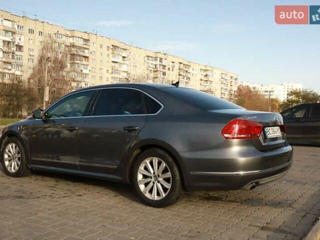 Серый Фольксваген Пассат, объемом двигателя 2.5 л и пробегом 140 тыс. км за 9900 $, фото 1 на Automoto.ua
