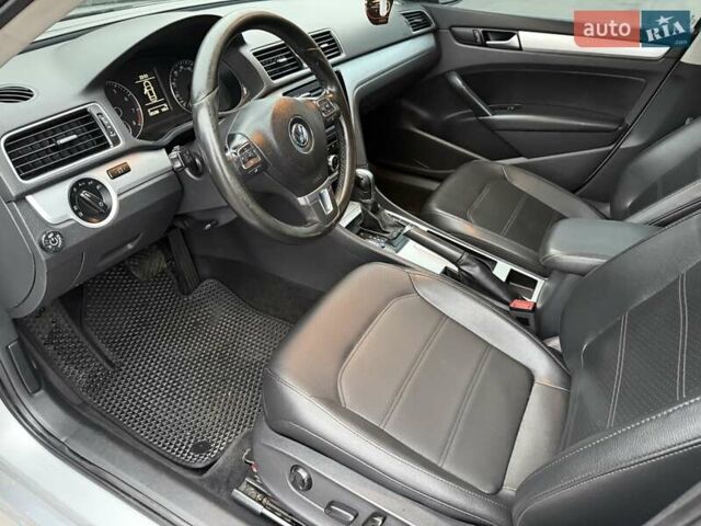 Серый Фольксваген Пассат, объемом двигателя 2.48 л и пробегом 185 тыс. км за 9800 $, фото 33 на Automoto.ua