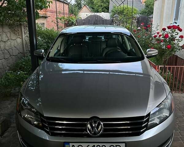 Серый Фольксваген Пассат, объемом двигателя 2.5 л и пробегом 251 тыс. км за 10999 $, фото 9 на Automoto.ua