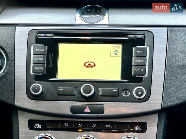 Сірий Фольксваген Пассат, об'ємом двигуна 1.97 л та пробігом 220 тис. км за 11499 $, фото 76 на Automoto.ua