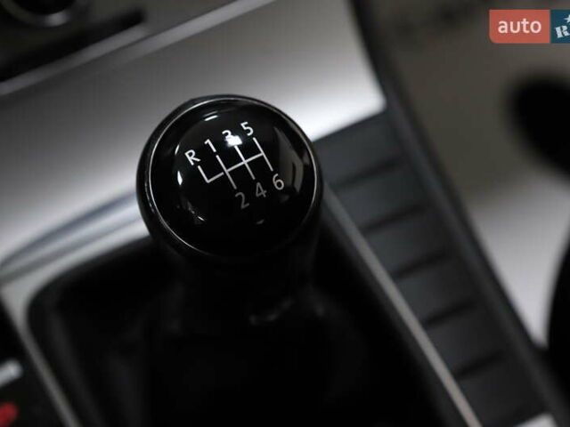 Серый Фольксваген Пассат, объемом двигателя 1.8 л и пробегом 169 тыс. км за 11999 $, фото 79 на Automoto.ua