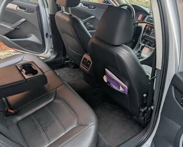 Серый Фольксваген Пассат, объемом двигателя 2.5 л и пробегом 238 тыс. км за 9800 $, фото 33 на Automoto.ua