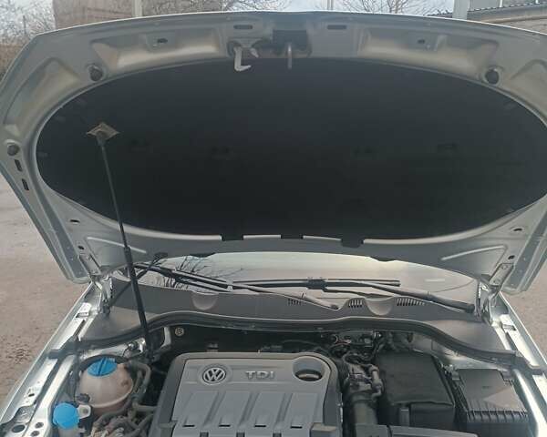 Сірий Фольксваген Пассат, об'ємом двигуна 1.97 л та пробігом 250 тис. км за 11000 $, фото 14 на Automoto.ua