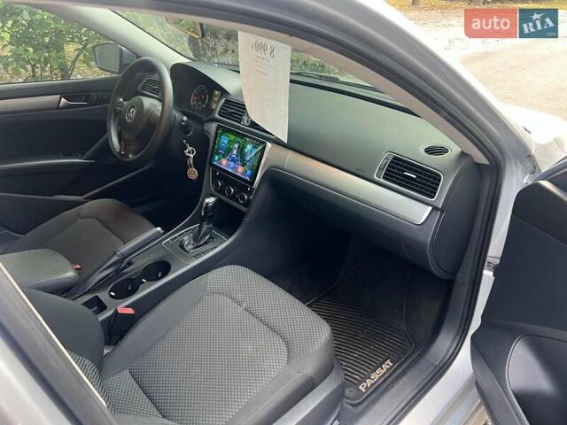 Фольксваген Пассат 2012 у Києві на Automoto.ua Сірий Фольксваген Пассат, об'ємом двигуна 2.5 л та пробігом 331 тис. км за 8290 $, фото 17 на Automoto.ua