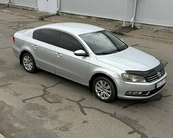 Серый Фольксваген Пассат, объемом двигателя 1.8 л и пробегом 192 тыс. км за 7999 $, фото 4 на Automoto.ua