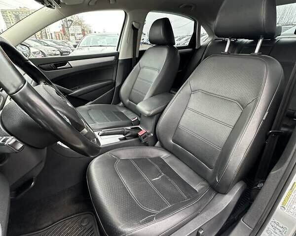 Серый Фольксваген Пассат, объемом двигателя 2.48 л и пробегом 273 тыс. км за 9700 $, фото 16 на Automoto.ua